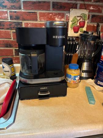 Keurig coffee maker 1