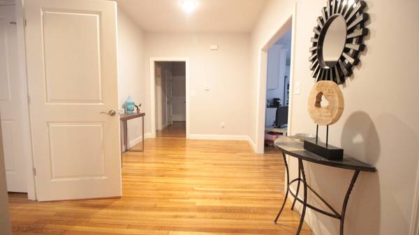 $1,750 / 4br - Available 9/1. Large spacious bedroom with attached office (BROOKLINE - near Coolidge Corner)63298262182657124