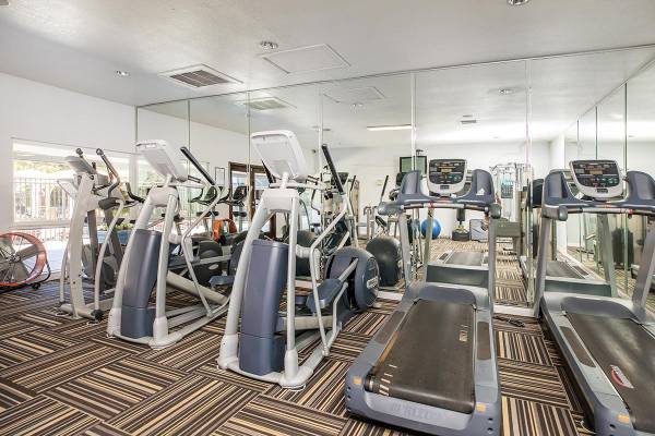 $2,895 / 2br - 897ft2 - Breakfast Bar, Playground Area, Quartz Countertops (willow glen / cambrian)63682851512067120