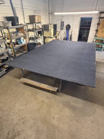 8' x 12' Counterbalanced Tilt Top Glass Fabrication Table 1