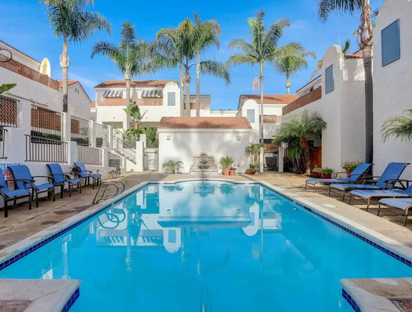 $2,950 / 1br - Swimming Pool - Surf/Scuba/Kayak - Vaulted Ceiling in a One Bedroom (Carlsbad Village)63657092407299123