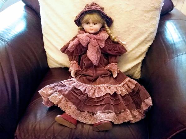 Vintage Bisque collectable doll 1