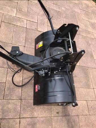 Husqvarna Tractor Front Mount - 42" 2-Stage Snow Thrower 531 30 71-69 - $700 (Buffalo Grove)63471016763267121