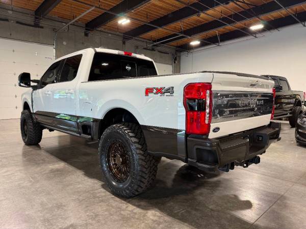 2024 Ford F-350 Super Duty Diésel 4x4 4WD Camioneta F350 King Ranch 4 puertas C - $81,900 (Platinum Motors Corp)63442112928385121