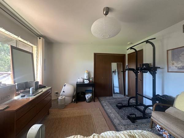 $1,580 / 8br - Room Available in Large Home Oct 1st (los altos)63880132840835123
