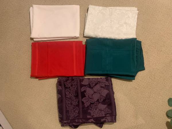Table Cloths - Like New 1