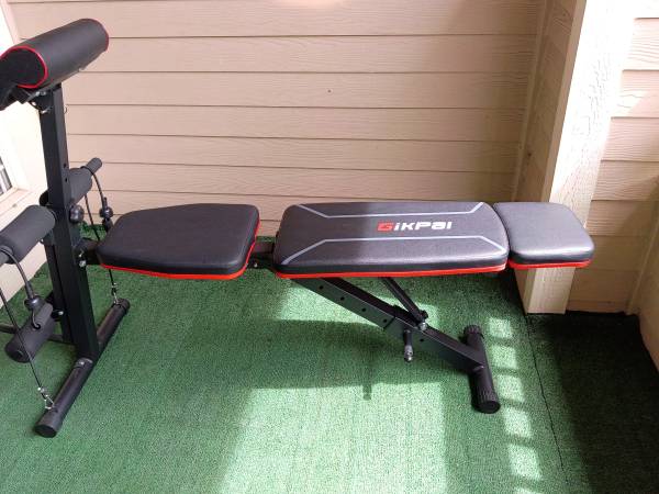Folding, Adjustable Weight Bench 1