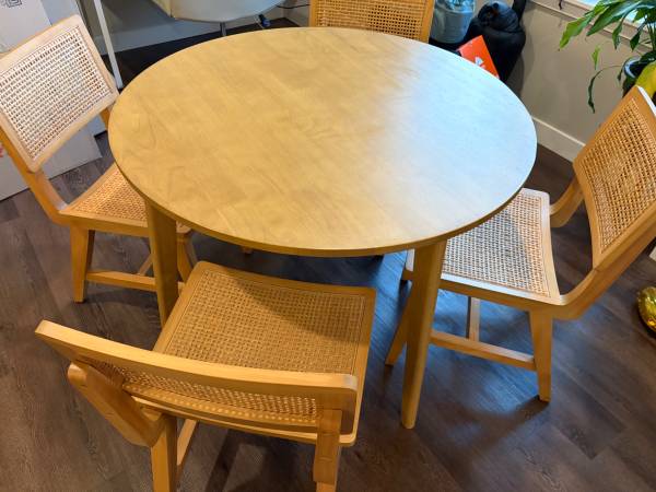 Dining set with 4 chairs 1