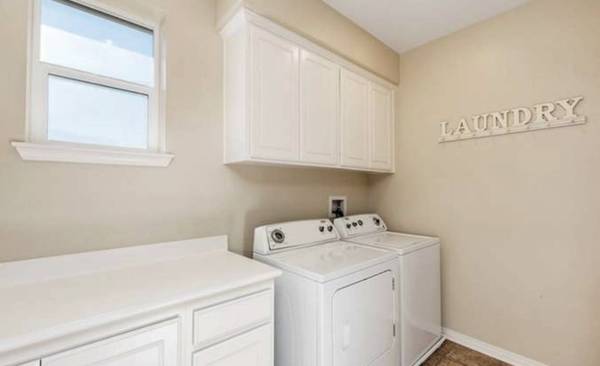$500 Room Available — Big Bedroom, Shared House, Bills Split Evenly (Medford)63810113389697122