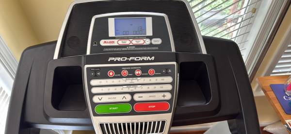 ProForm Folding Treadmill – Works Perfectly – Incline + Workout Programs 1