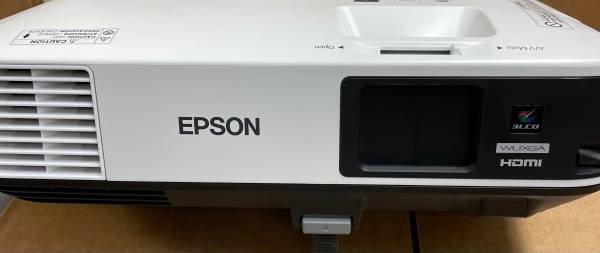 Epson powerlite 2250u projector 1