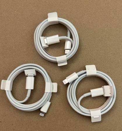 Apple USB-C to Lightning 1