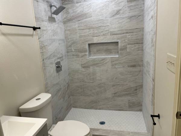 $650 Near TAMIU 1 bedroom 1 private bathroom63662019096707124