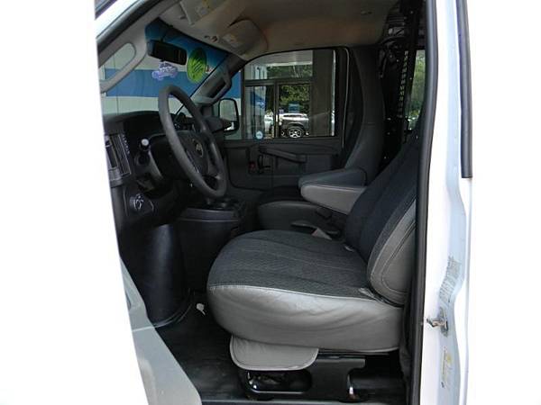 2019 Chevrolet Express 2500 - Photo 11