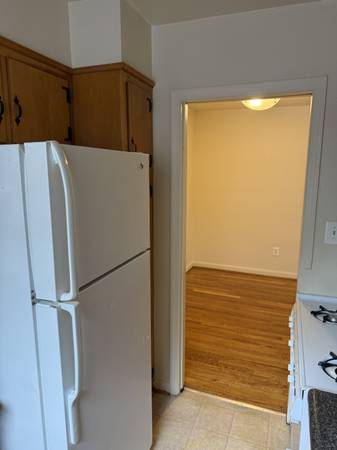 $2,010 / 2br - 820ft2 - Amplios apartamentos cerca de NIH, Metro y Harris Teeter & Trader Joe’s (Bethesda)63822062431235121