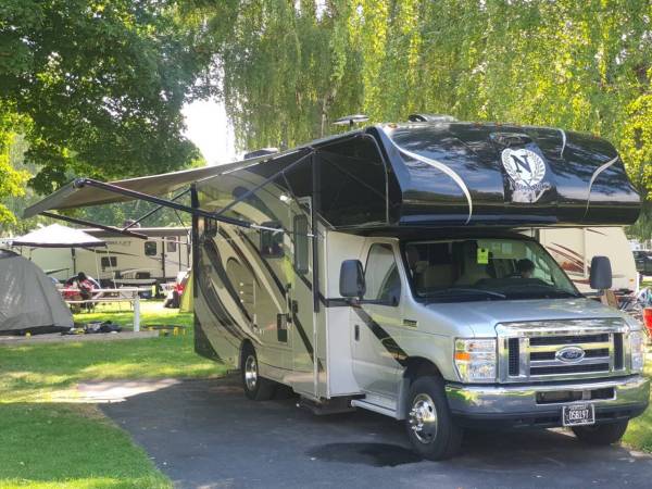 2018 Ford E-Series  E 450 SD 2dr Commercial/Cutaway/Chassis 138 176 in 1