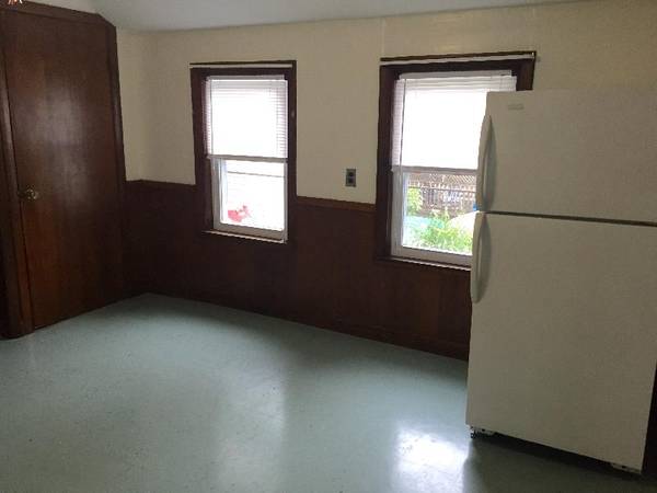 $1,995 / 1br - ---1 BEDROOOM plus office ~__HARDWOOD FLRS-w/d hkups-Walk to Horn Pond (WOBURN (walk to ctr))63828556944001121