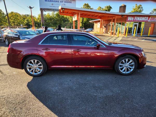 2016 Chrysler 300 Limited $1500 de pago inicial - $1,500 (Capitol Heights)63618530660993123
