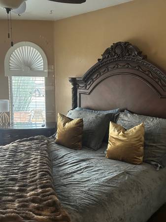 Queen Suite Available 1