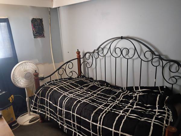 Room for rent 1