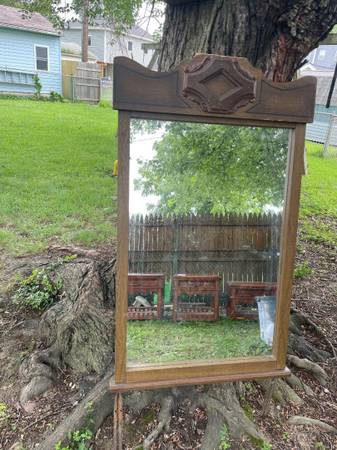 ANTIQUE DRESSER MIRROR 1