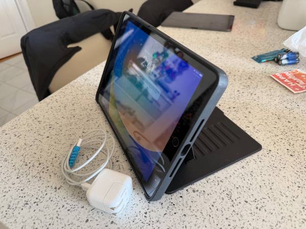 iPad 7th Gen 32GB WiFi with Zugu Case 1