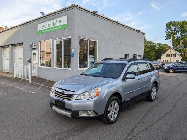 2012 SUBARU OUTBACK LIMITED AWD, LEATHER, SUNROOF, BACKUP CAMERA. 1