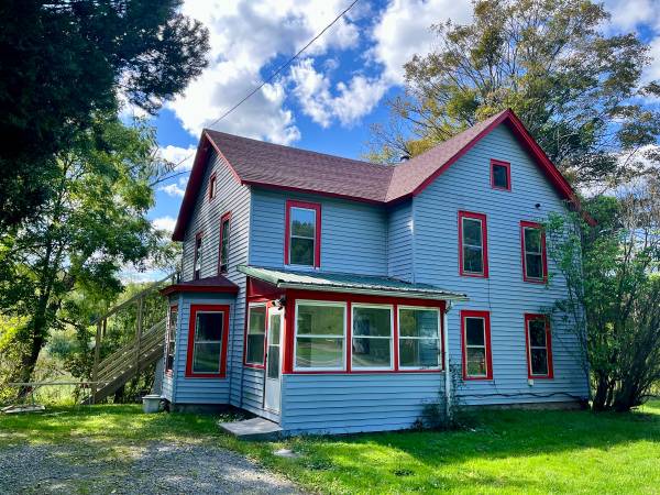 Nicely updated 2 bedrooms in Newfield 1