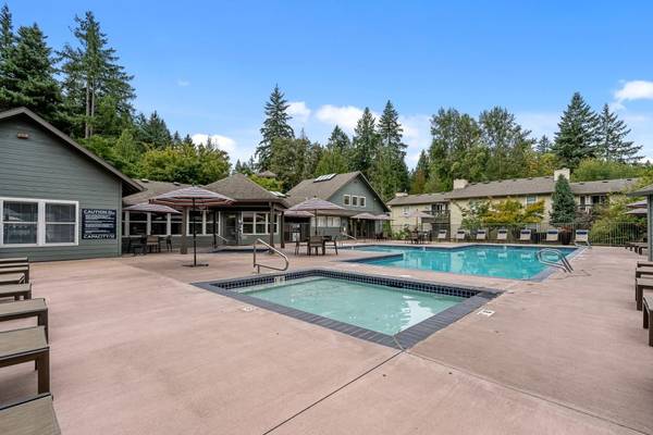 $1,675 / 1br - 755ft2 - In-Home Washer & Dryer, Private Patio, 1/BD (2600 NE Minnehaha St, Vancouver, WA)63777227552001122