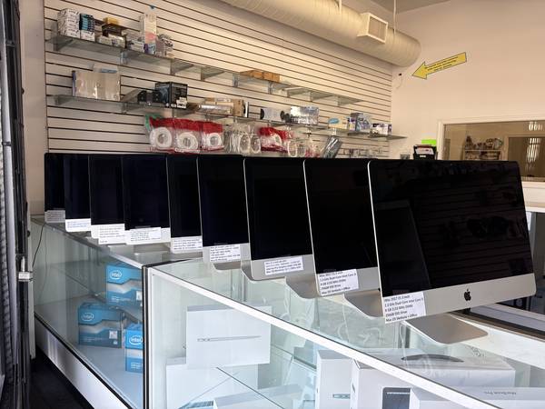 iMac 21.5” 2012, 2013, 2015 2017 Core i5, 8GB, H/D & SSD 1