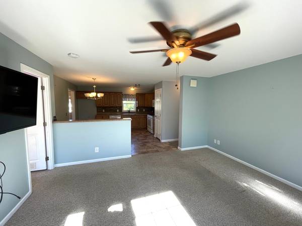 $275,000 / 2br - 1232ft2 - Nueva lista River Pines 2012 Casa Commodore 2 dormitorios y despacho (NASHUA)63986777161218123