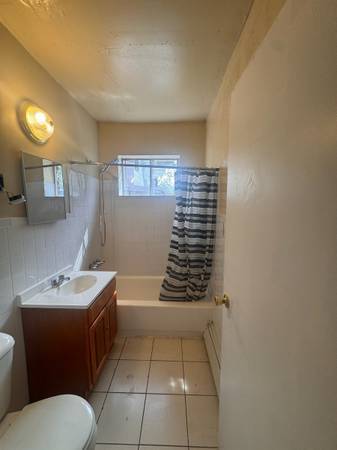 Nice 1 bed. 1 bath apt on Stuyvesant Ave. Newark NJ-$1,050 1