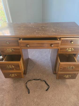 Desk or sewing table 1