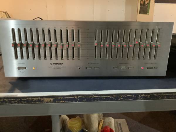 Pioneer equalizer 1