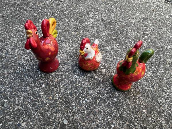Handmade ceramic rooster figurines ( one damaged) 1