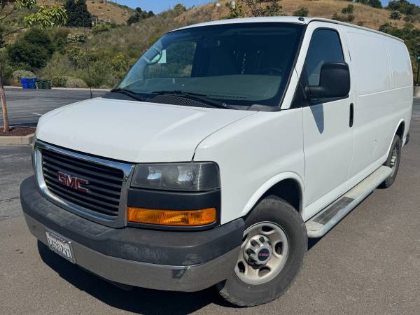 2014 CHEVY EXPRESS 2500 FURGÓN DE CARGA, TÍTULO LIMPIO, SE VE Y FUNCIONA EXCELENTE - $5.900 (visitacion valley)63469881229185120