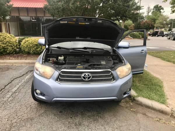 2009 Toyota Highlander Hybrid - $6,750 (Charlotte)63613349584001124