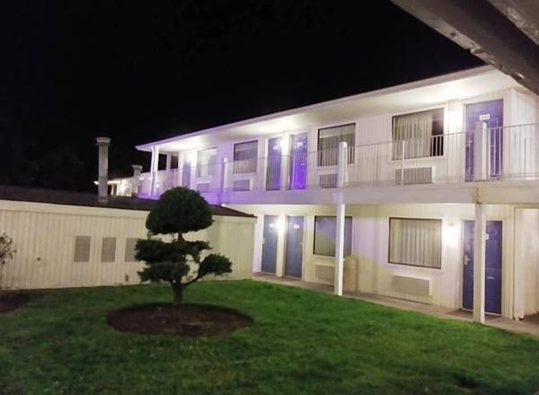 $500 / 1br - ¡NUEVA TARIFA SEMANAL! > WiFi, TV, Piscina, Sin Necesidad de Contrato (Seattle Sur)63811610923521122