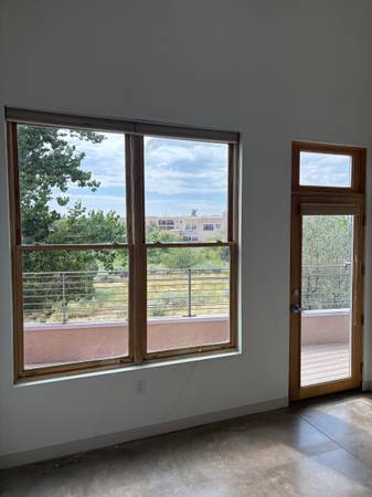 $685 / 186ft2 - Smll professional office - 500Mbps Fiber (Santa Fe)63806092589955122