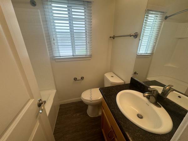 $869 / 1br - Amplio de 1 dormitorio/1 baño con balcón privado!! (Staten Island, NY)63657591859459123