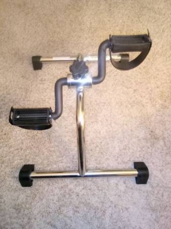 EVA MEDICAL PEDDLING EXERCISER LIKE NEW CLEAN PAID $50 SELLING FOR $15 1