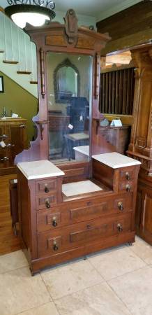 REDUCED! 1870-90 WALNUT VICTORIAN HAND-CARVED DRESSING STAND or VANITY 1