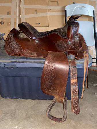 Circle Y 15Inch Western Saddle 1