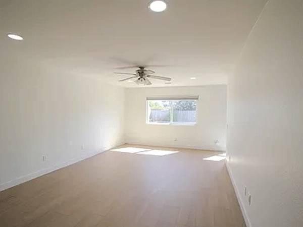 $630 / 2br - ❣❣Beautifully renovated west-facing craftsman home❣❣ (San Diego, CA)63701605678465122