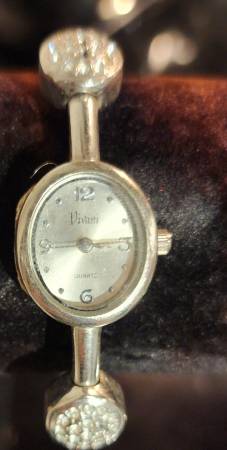 Ladies Silver Tone Round Bezel Vivani Quartz Watch With White Stones B 1