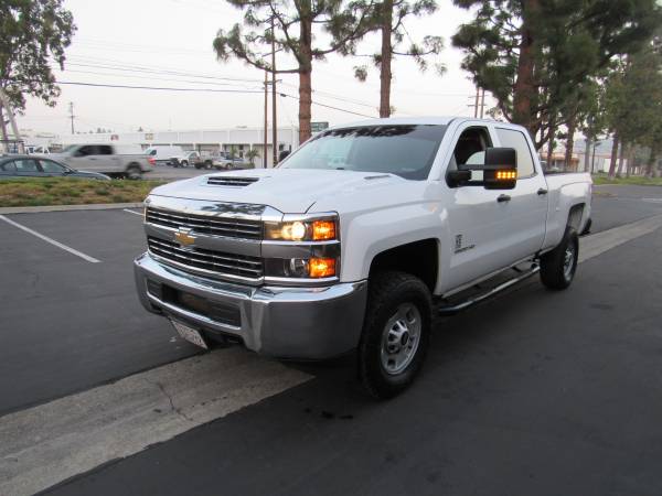 2018 Chevrolet Silverado 2500HD DURAMAX W/T crew cab 4x4 diesel 1