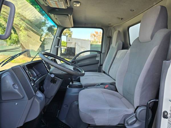 2019 Isuzu NPR HD 16ft - Photo 7