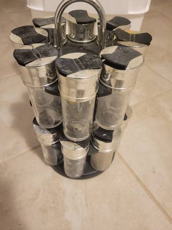 Turnable spice rack spice organizer 1