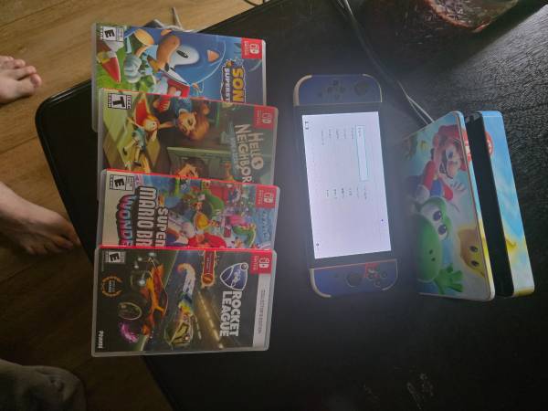 Nintendo Switch OLED - $300 (Huachuca City)63438144575745123
