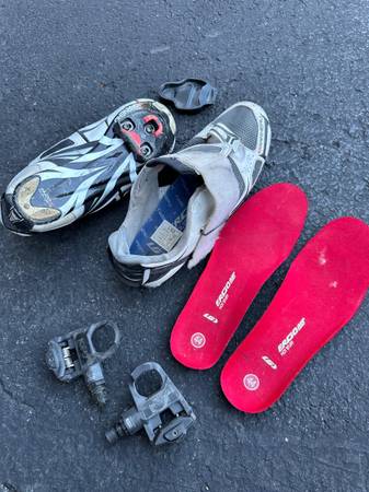 Garneau Triathlon Road Biking Shoes with Clips and Pedals - Men’s 10.5 1